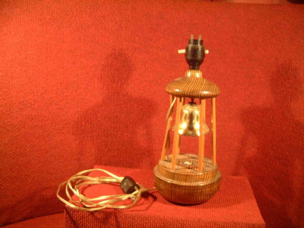 UNUSUAL WOODEN LAMP FROM THE P&O LINE VESSEL THE CHUSAN [P]